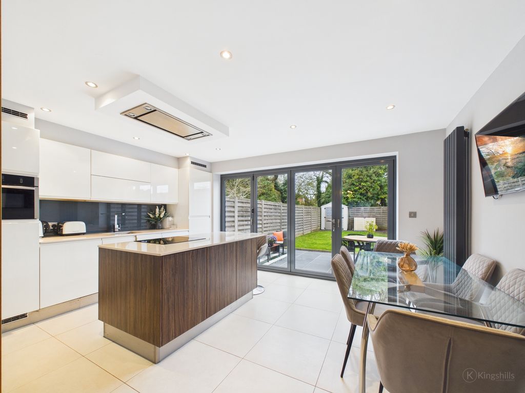 Property photo 3 of 15 Kitchen