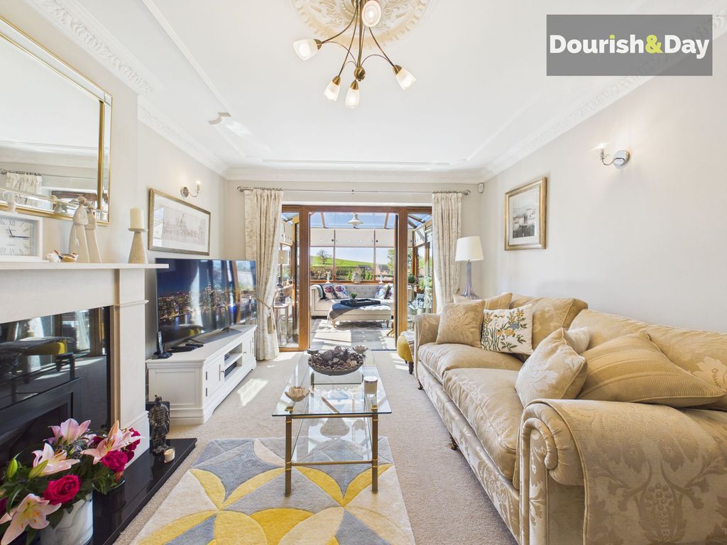 Property photo 2 of 34