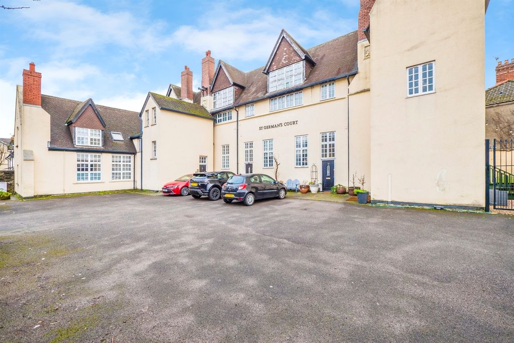 Property photo 1 of 30