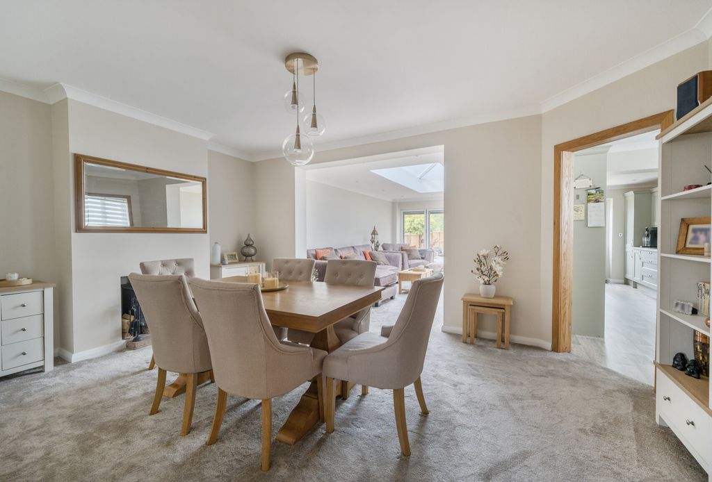 Property photo 2 of 15 1325985-7-6878E23...