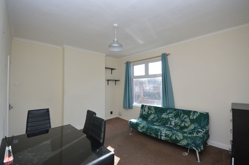Property photo 3 of 5 Living Room