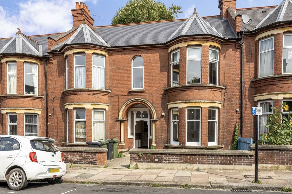 Property photo 1 of 5