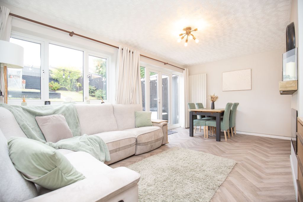 Property photo 3 of 16 Mw-8048