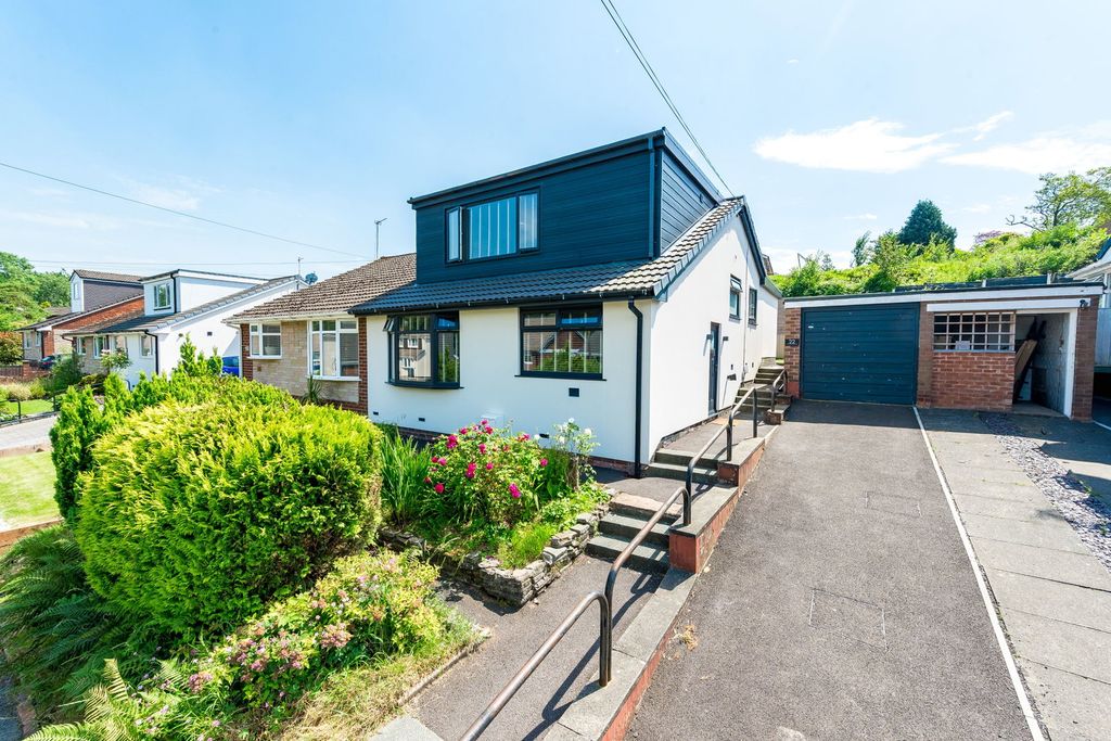 Property photo 1 of 31