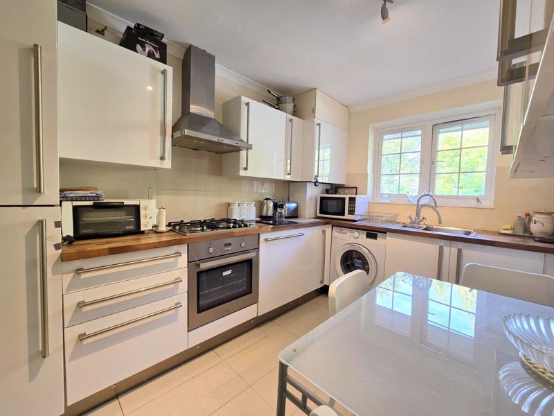 Additional image 10 of 2 bed flat for sale7 The Avenue, Hatch End HA5