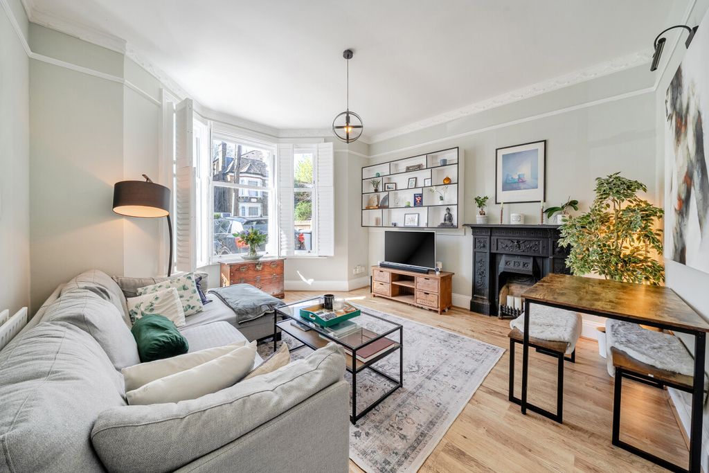 Property photo 1 of 11 1439906-20-69d676...