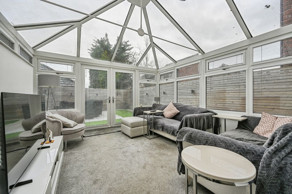 Property photo 3 of 17 Pbox-Img.Jpg