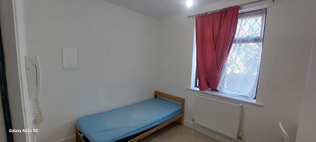 Property photo 1 of 2