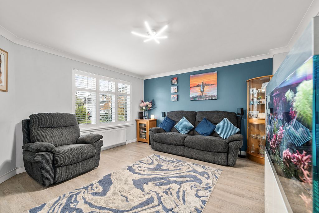 Property photo 2 of 26