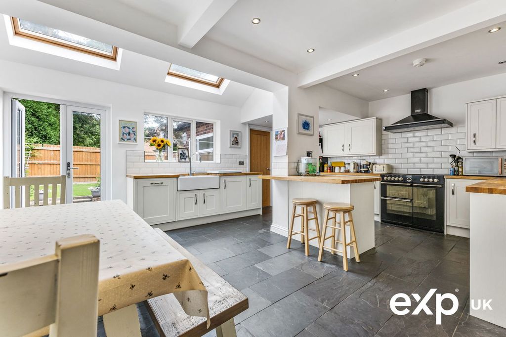 Property photo 3 of 42