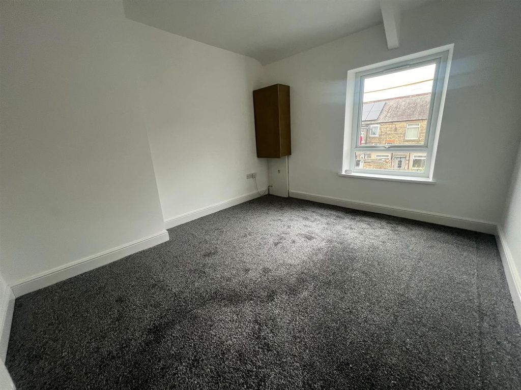 Property photo 1 of 9 Bedroom 1