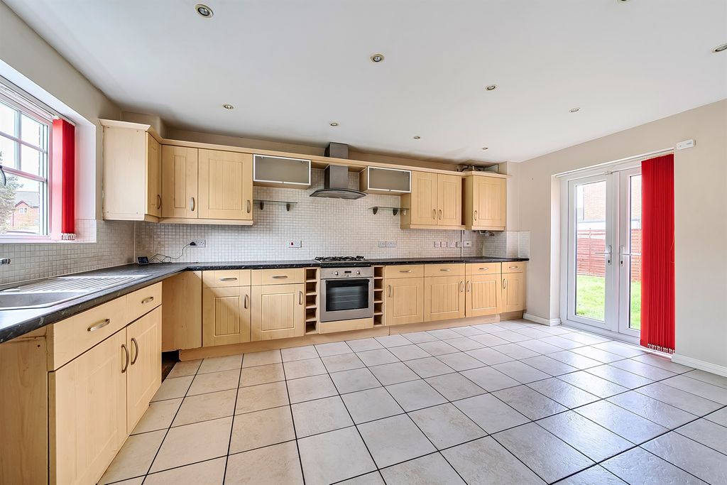 Property photo 3 of 19