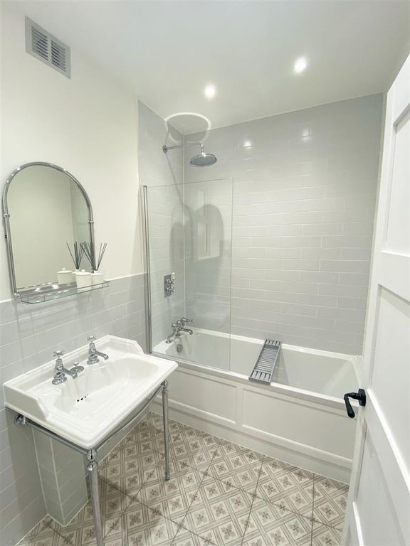 Property photo 2 of 6 Bathroom