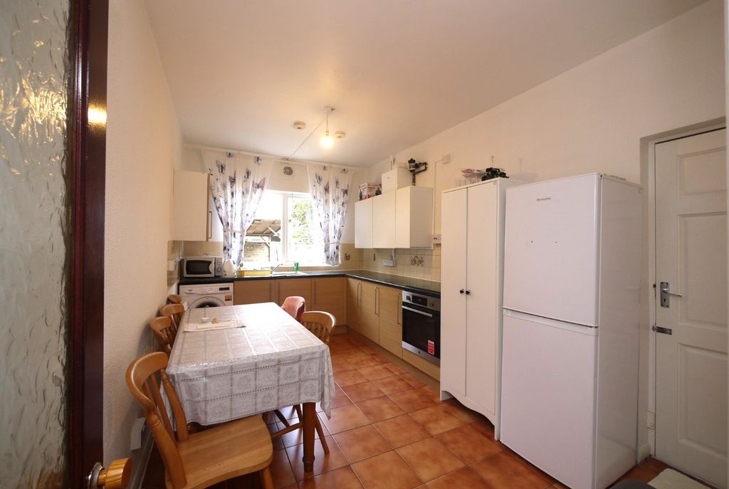 Property photo 2 of 10 4370272