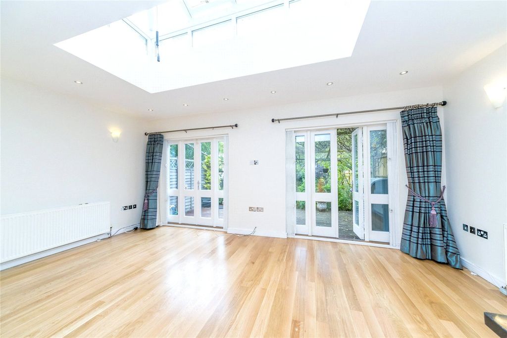 Property photo 2 of 12 Picture No. 05