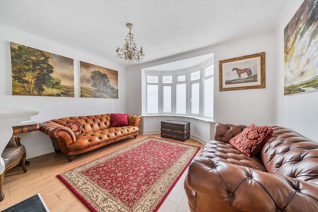 Property photo 2 of 23