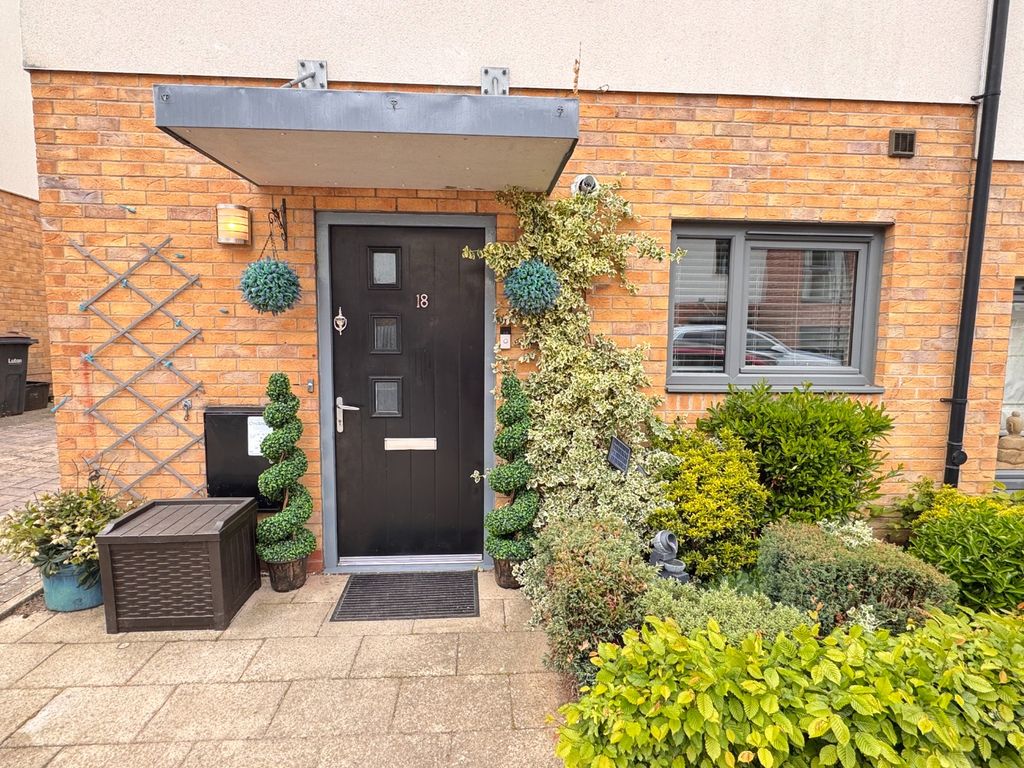Property photo 3 of 18 4190102
