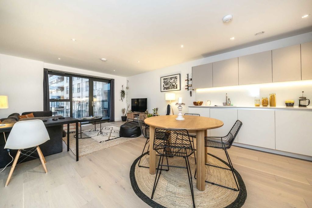 Property photo 3 of 10