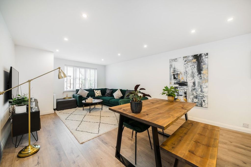 Property photo 3 of 5