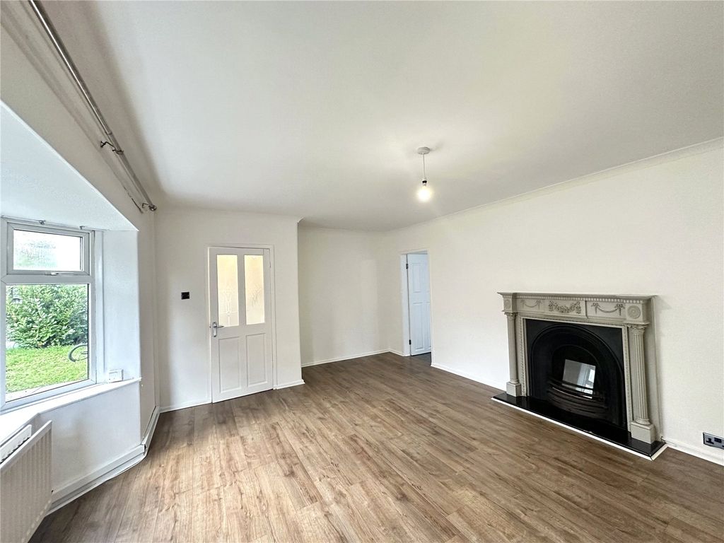 Property photo 2 of 15 Picture No. 02