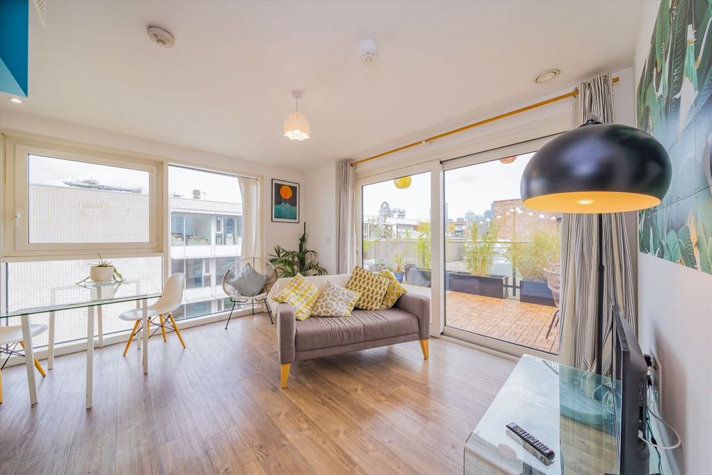 Property photo 2 of 7