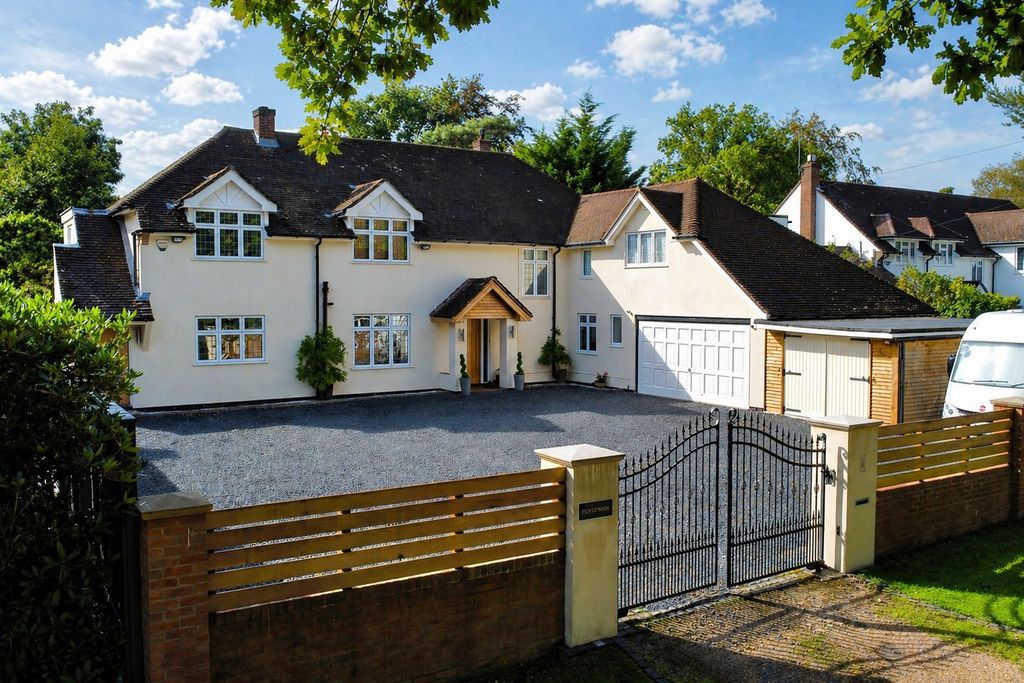 Property photo 1 of 37