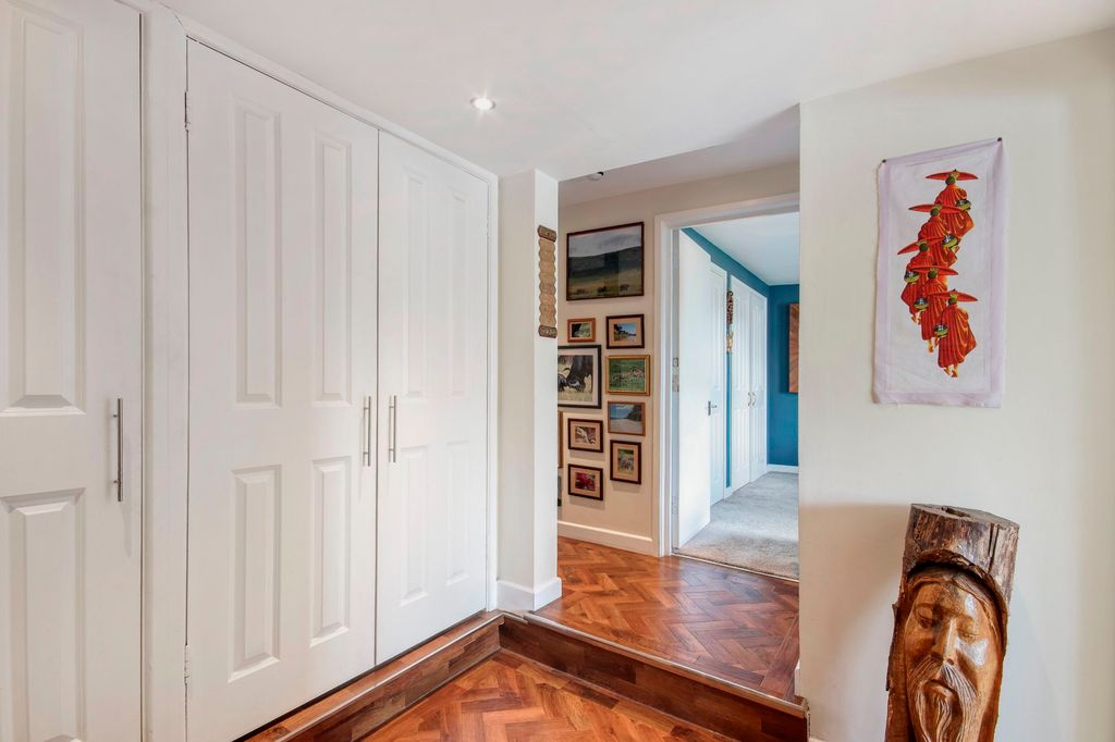 Additional image 12 of 2 bed flat for saleLingfield Road, Edenbridge TN8