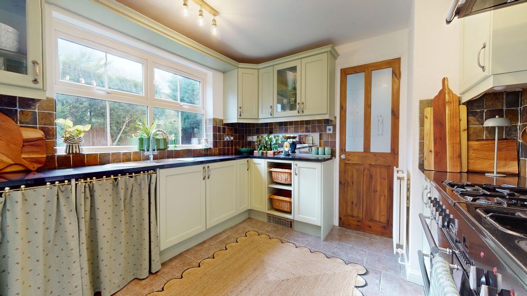 Property photo 2 of 48 4905531