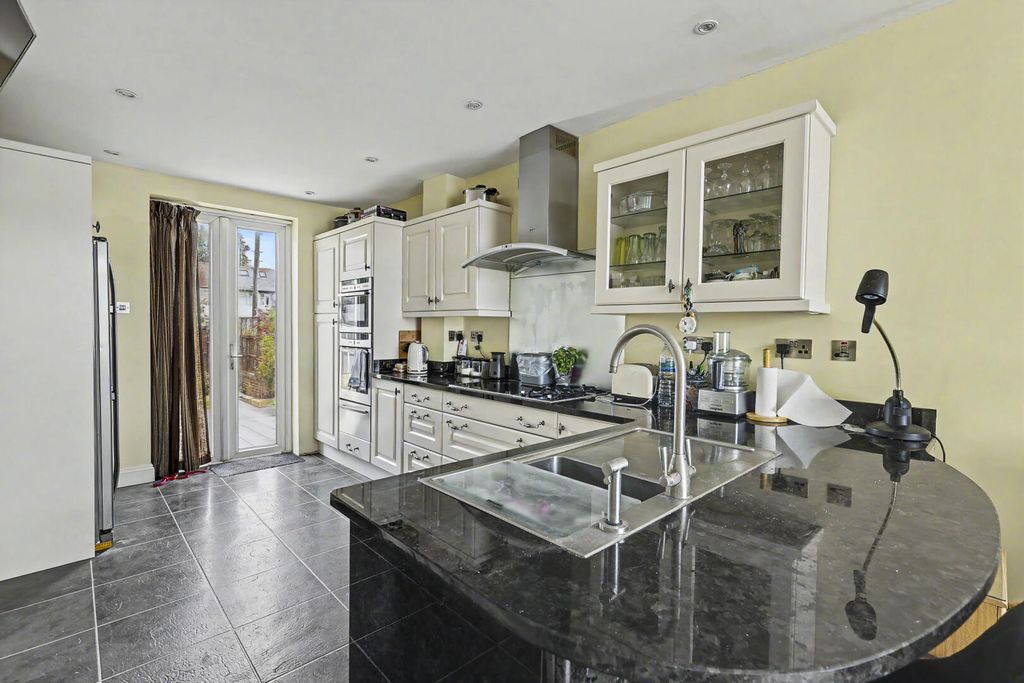 Property photo 2 of 32 Kitchen