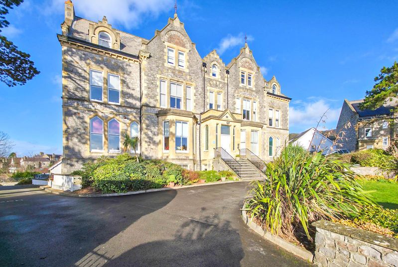 Property photo 1 of 25 Photo 4