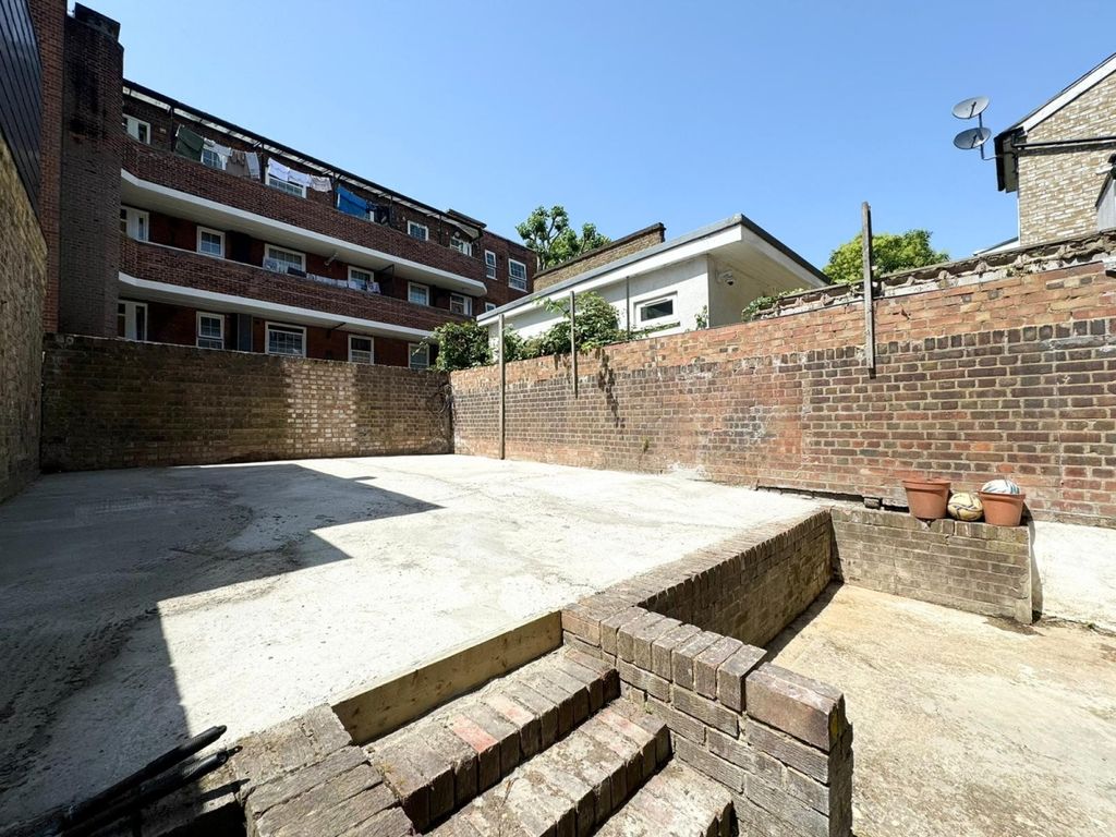 Property photo 3 of 9