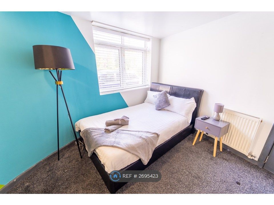 Property photo 3 of 28