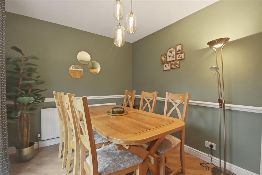 Property photo 3 of 17 Bedroom Four