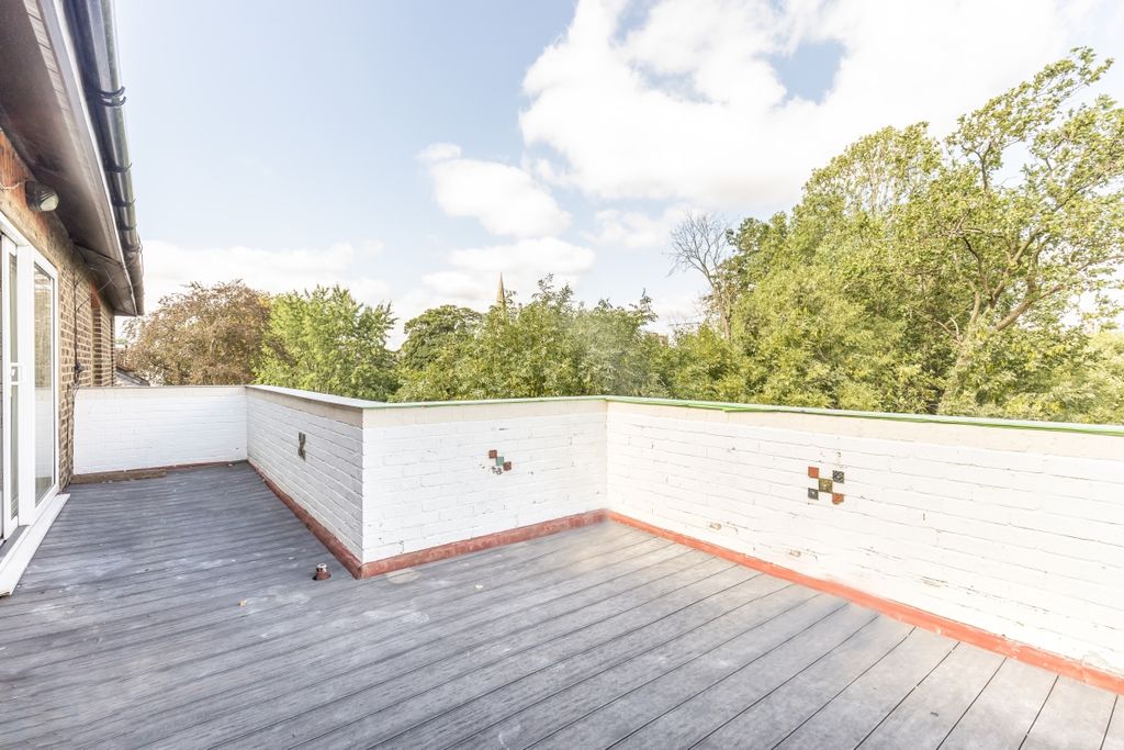 Property photo 2 of 11 12