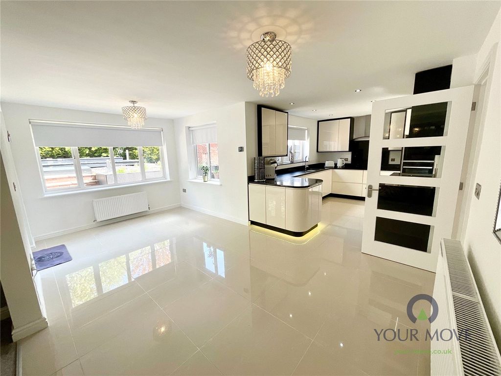 Property photo 2 of 25 Picture No. 23