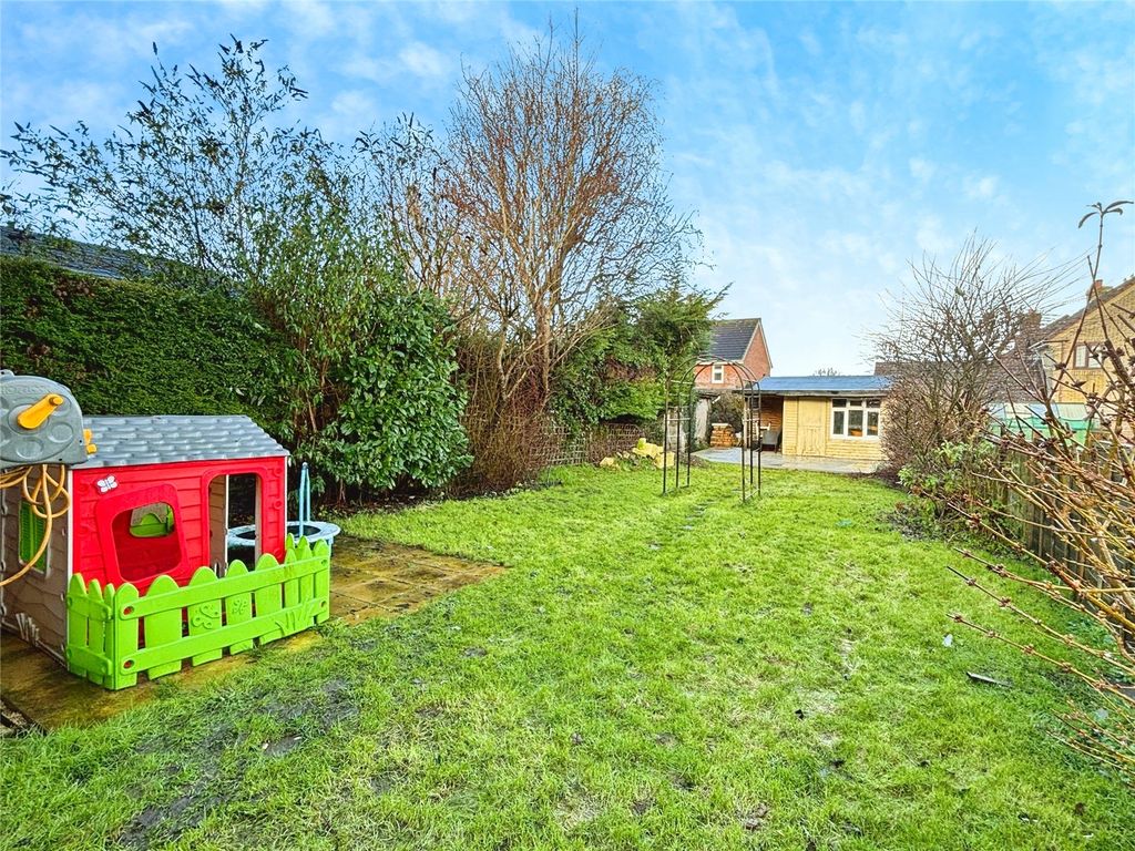 Property photo 2 of 31 Garden