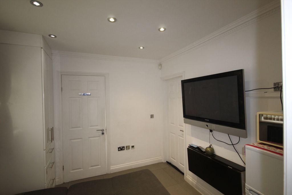 Property photo 3 of 3 Gallery