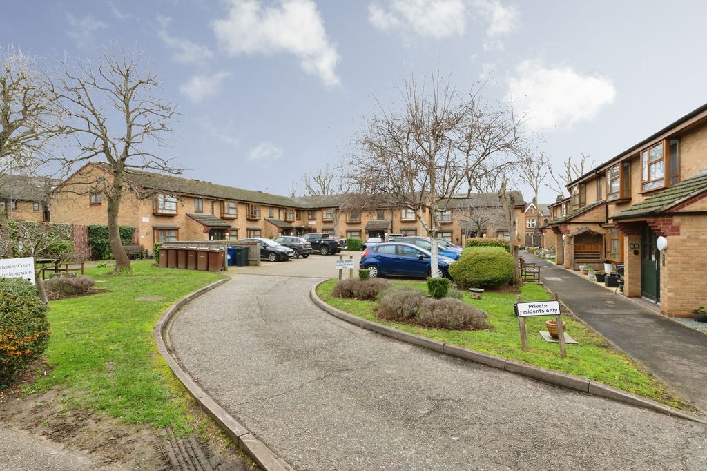 Property photo 1 of 16 Picture