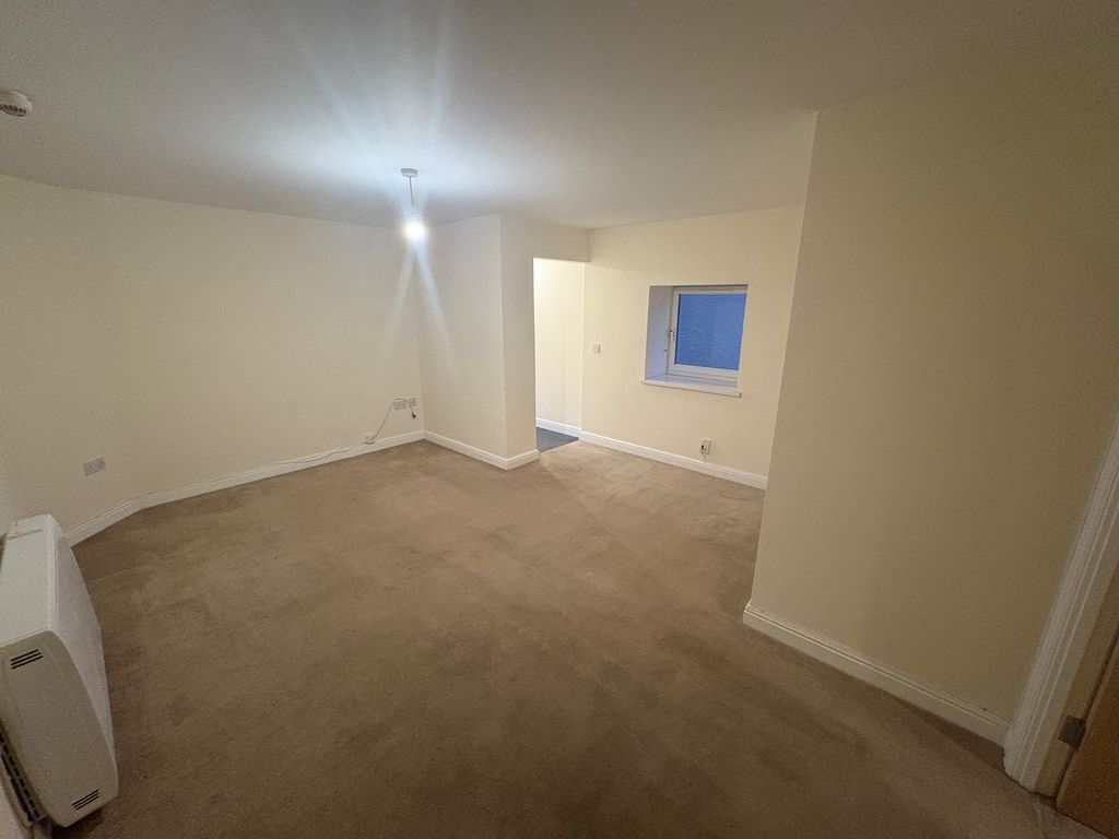 Property photo 2 of 9 Balcony