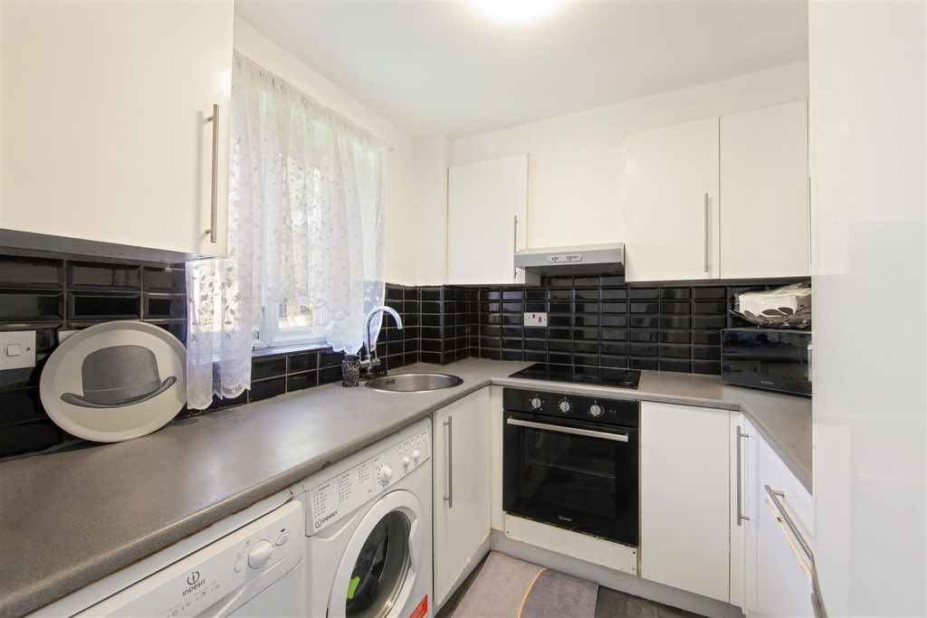 Property photo 3 of 7 6 Cygnet Close - Apa7Pv7Zidqpzqk9Ifpr.Jpg