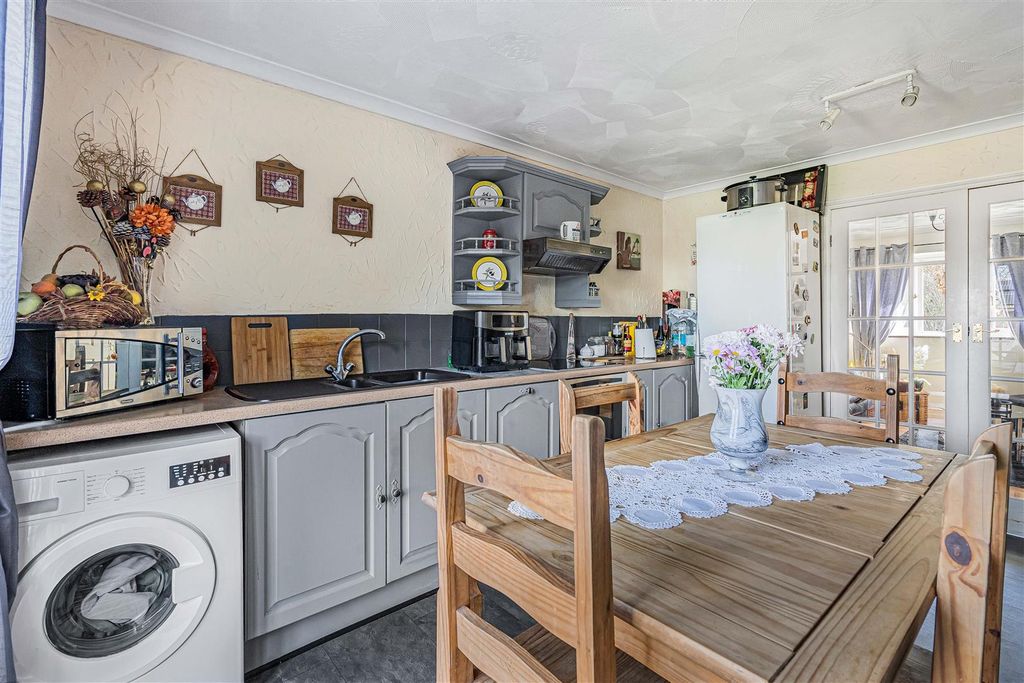 Property photo 3 of 20 18_77278.Jpg