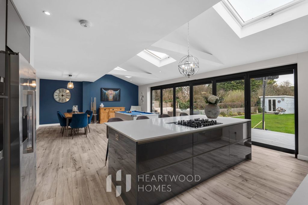 Property photo 2 of 26