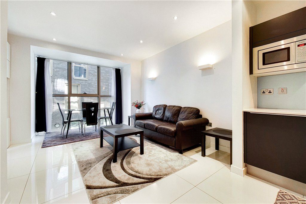 Property photo 2 of 10 Reception/Kitchen