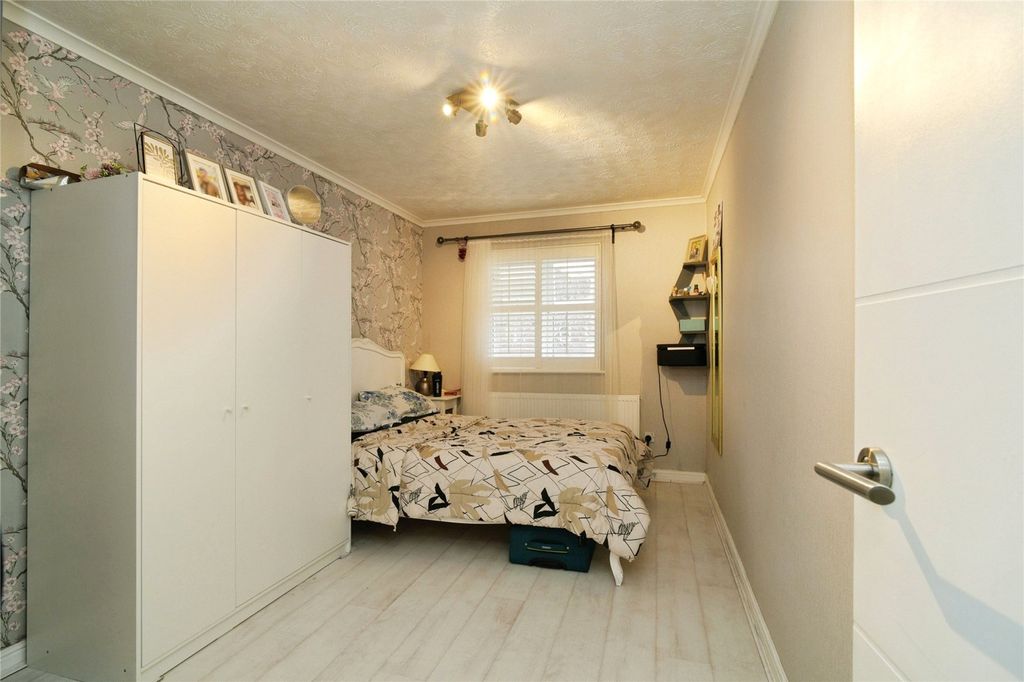 Property photo 3 of 18 Bedroom