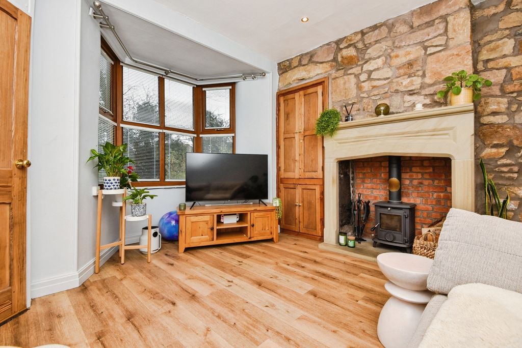 Property photo 3 of 17 Living Room