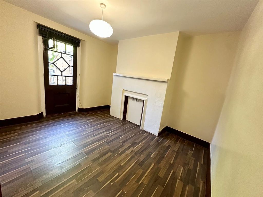 Property photo 2 of 6 Double Bedroom