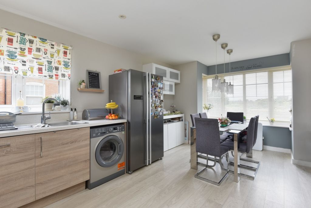 Property photo 3 of 18 4457437