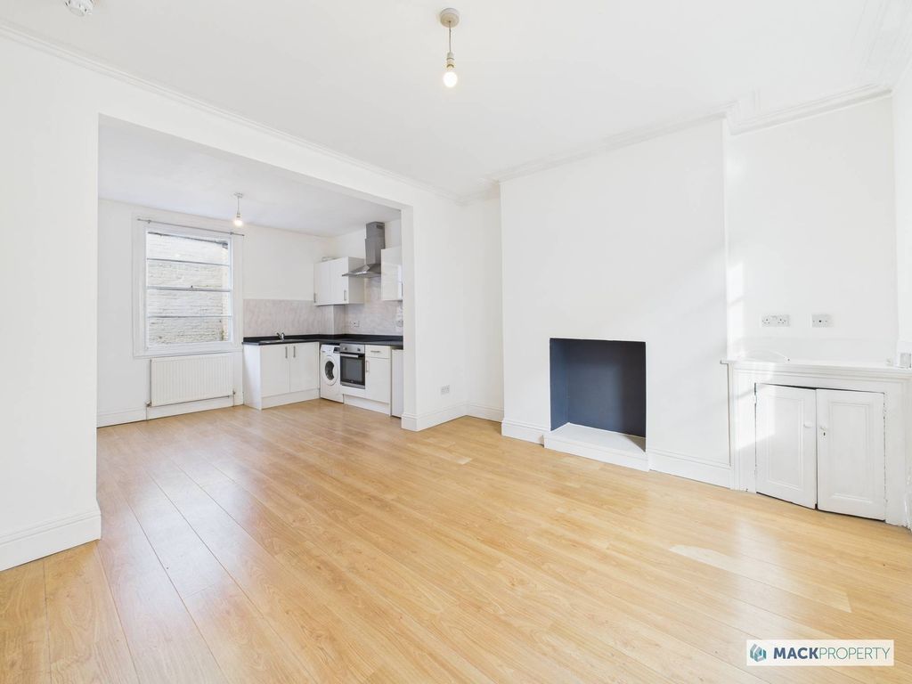 Property photo 3 of 7