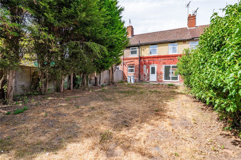 Property photo 2 of 25 Picture No. 28