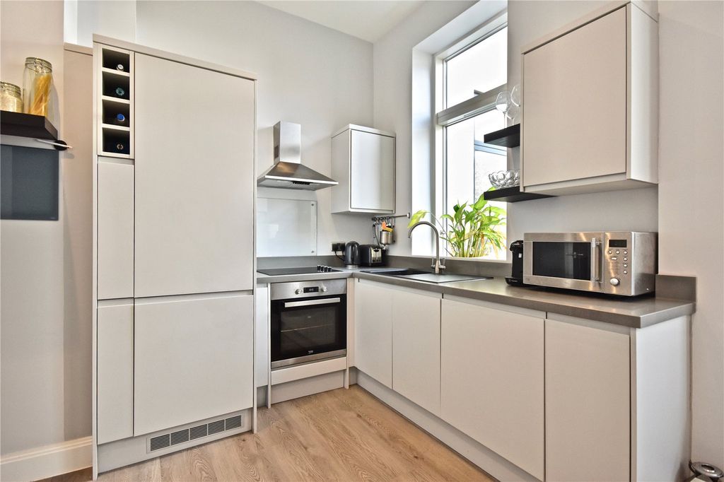 Property photo 3 of 8 Picture No. 02